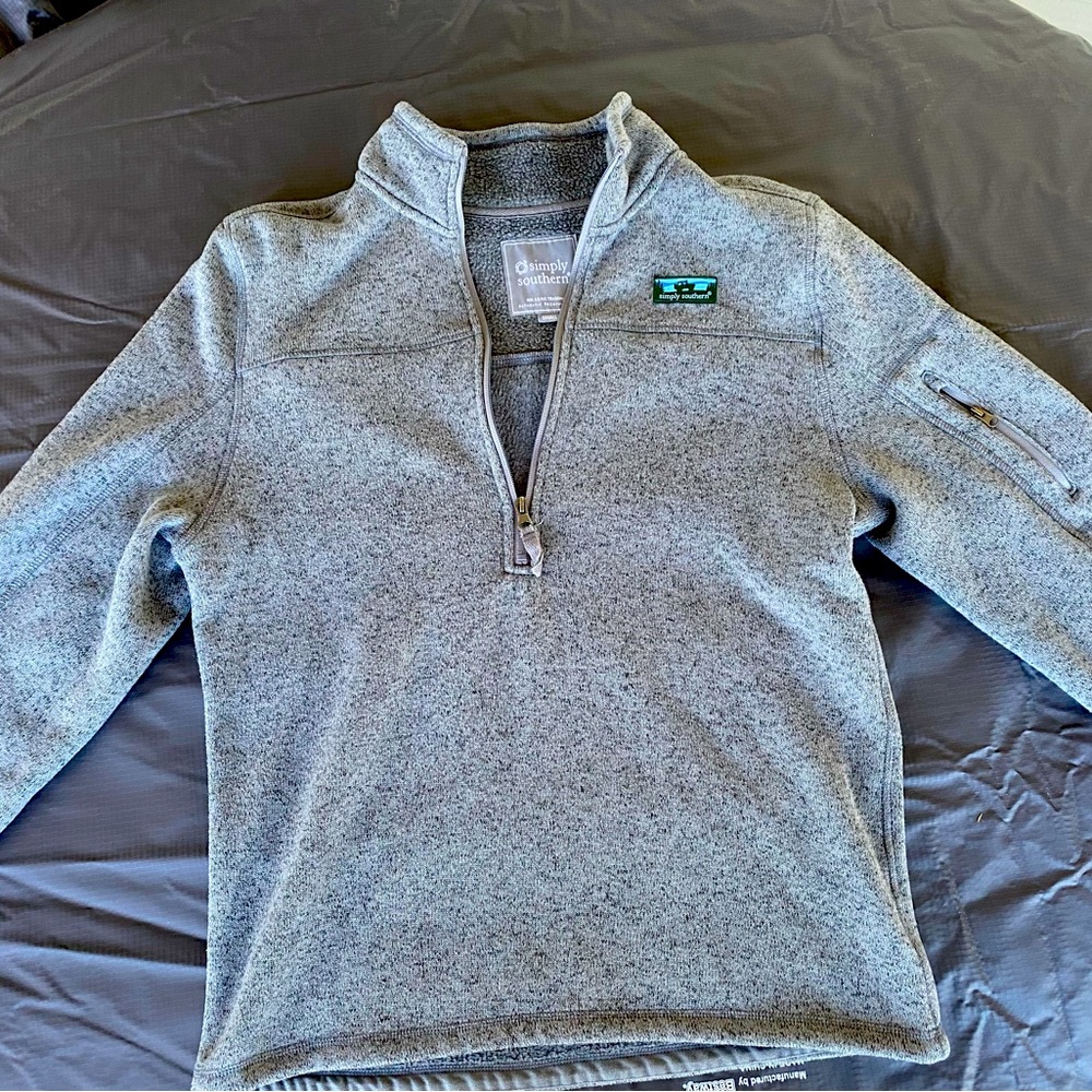 Simply Southern…like new men’s pullover. Smoke free rip free worn once